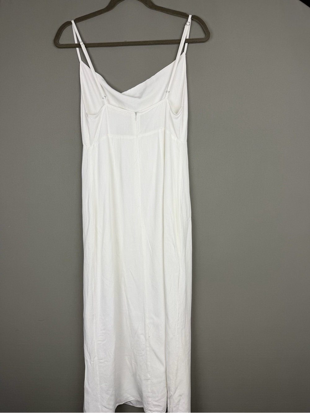 Old Money Minimalist White Dress - Picture 6 of 8